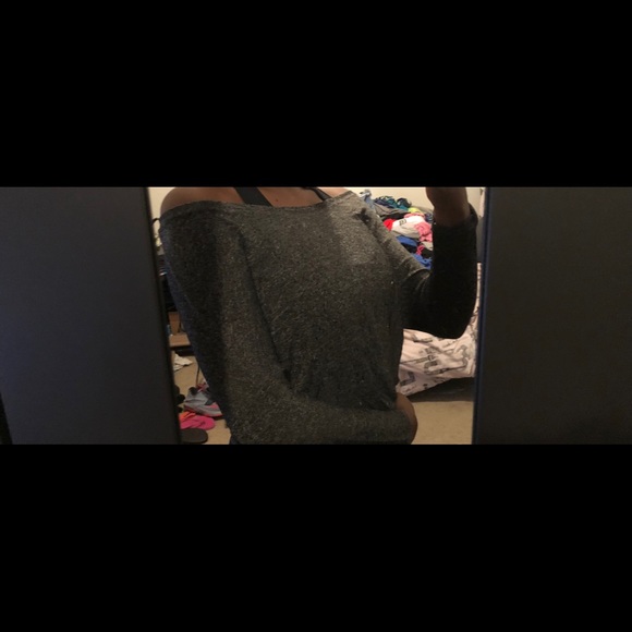 American Eagle Grey Top - Picture 1 of 3